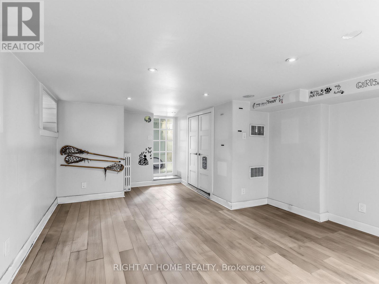 91 BORDEN STREET - 29
