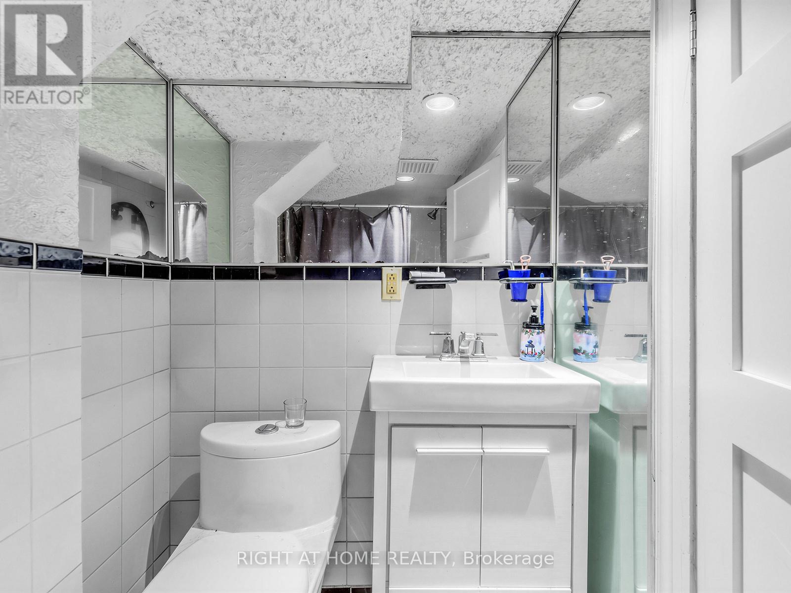 91 BORDEN STREET - 32