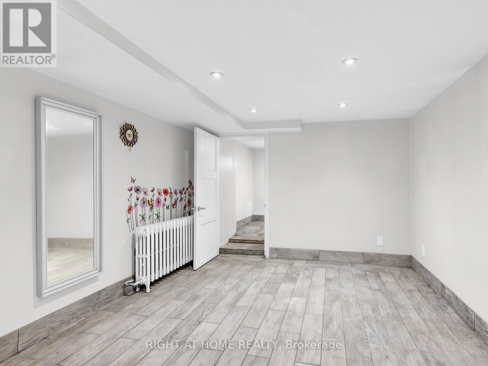 91 BORDEN STREET - 33