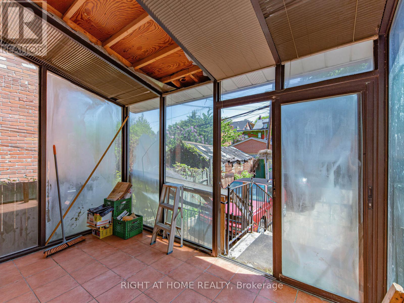 91 BORDEN STREET - 35