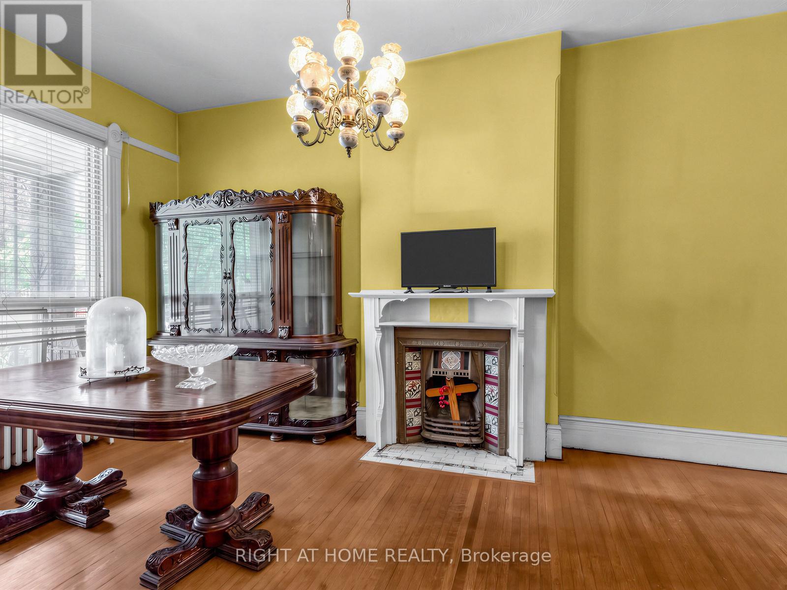 91 BORDEN STREET - 7