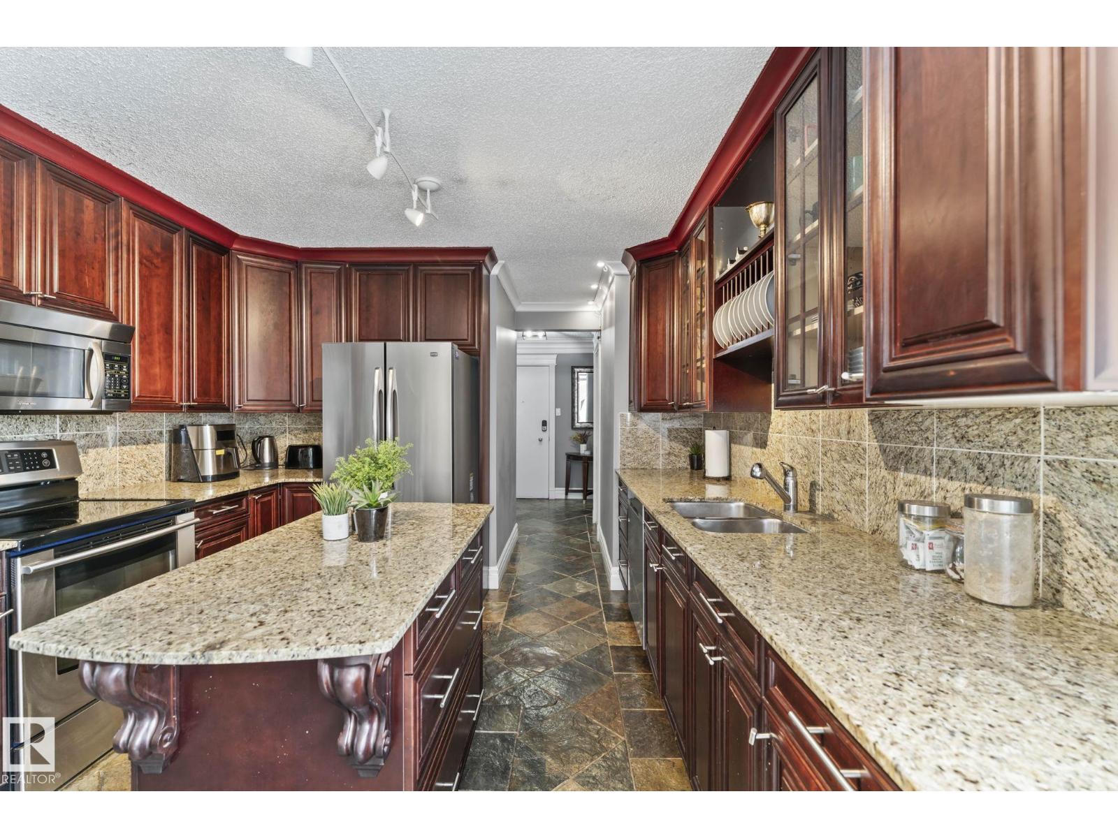 #405 10745 83 AV NW - 13