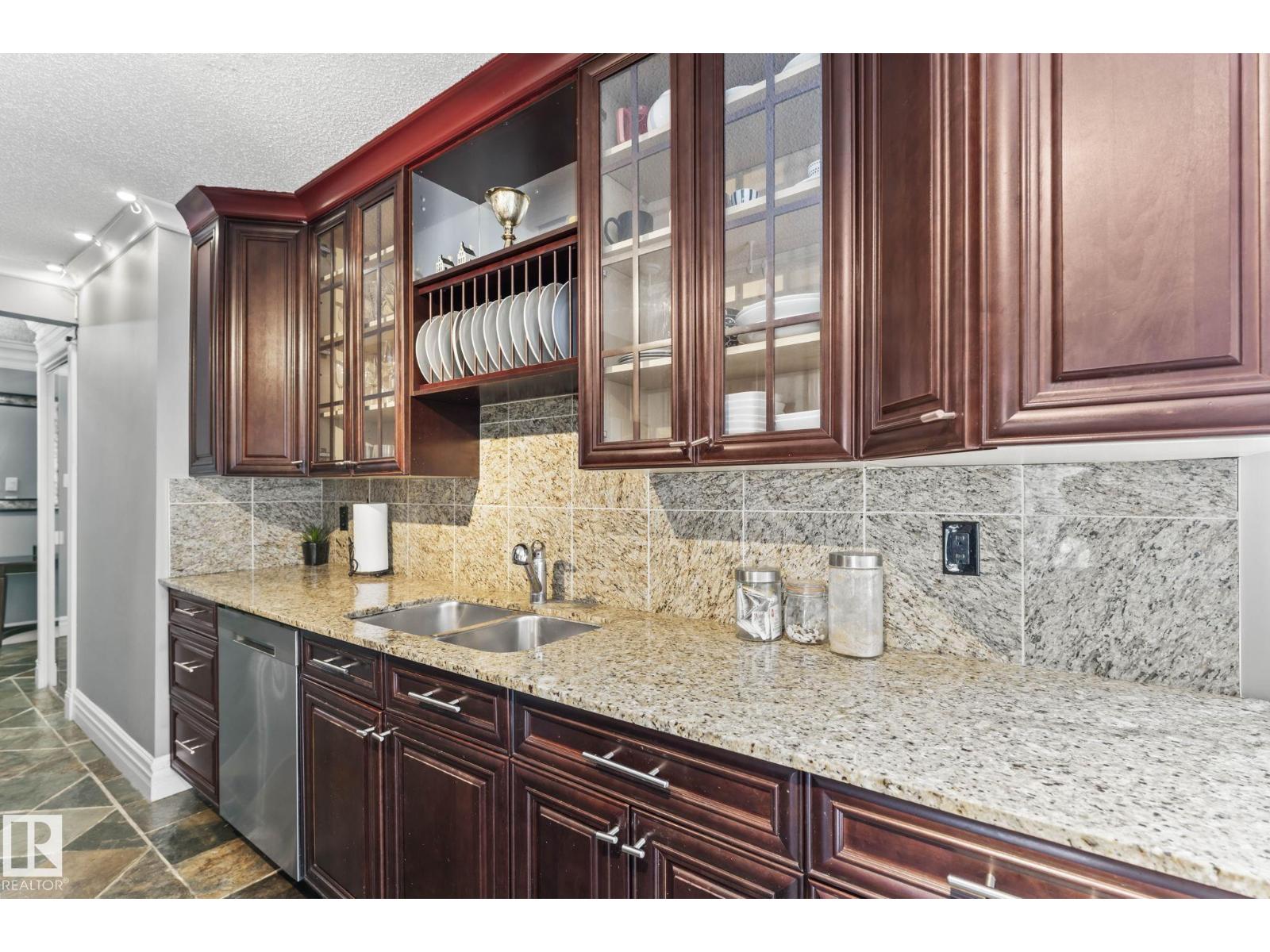 #405 10745 83 AV NW - 14