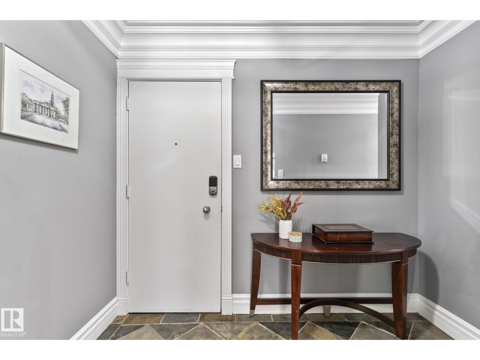 #405 10745 83 AV NW - 2