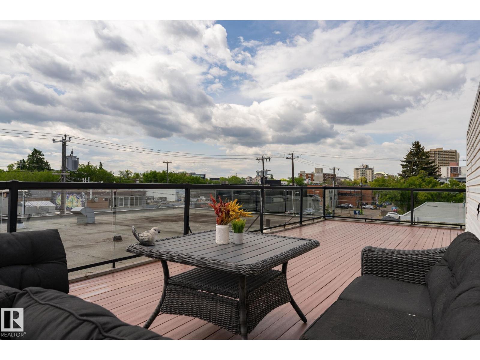#405 10745 83 AV NW - 25