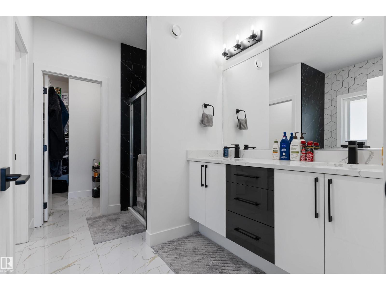 439 Roberts Crescent - 21