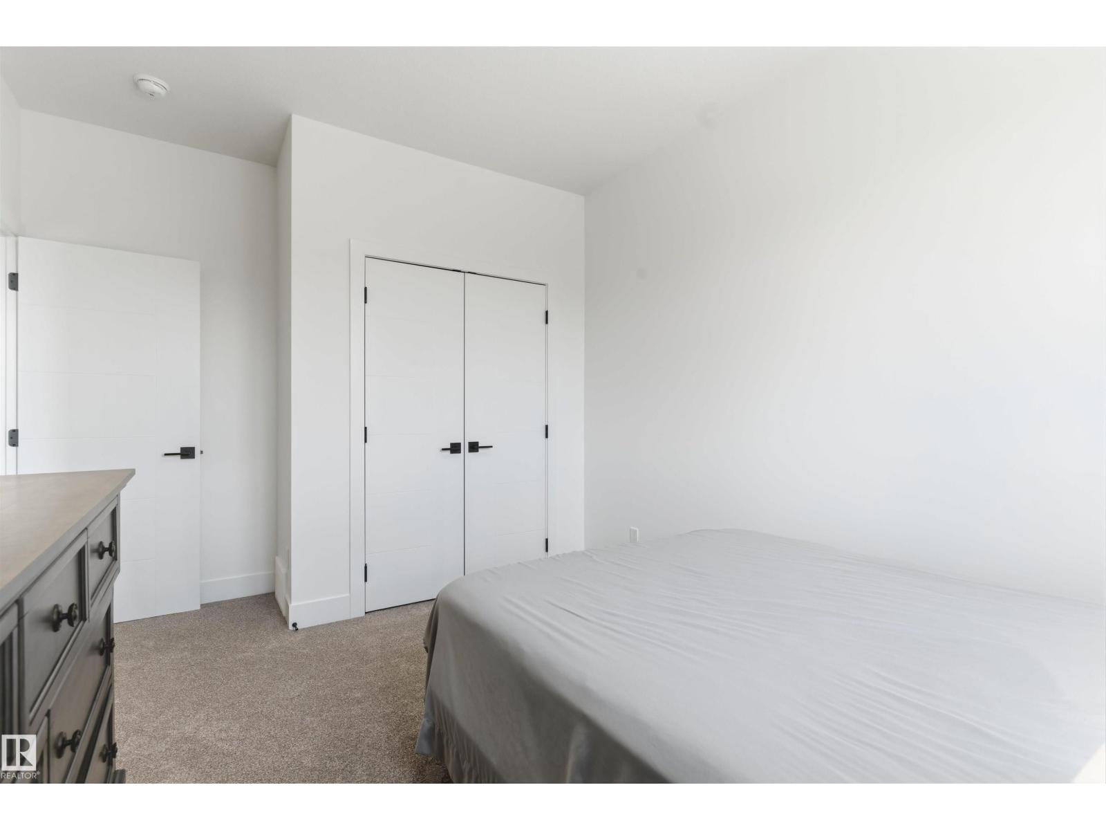 439 Roberts Crescent - 30