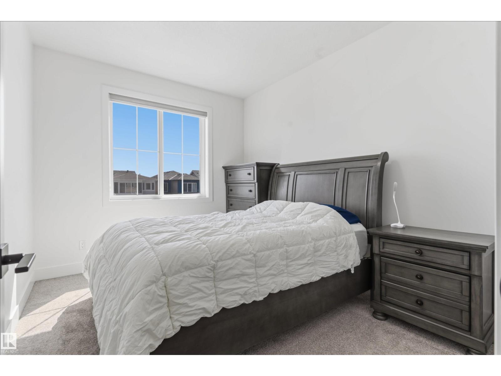 439 Roberts Crescent - 31