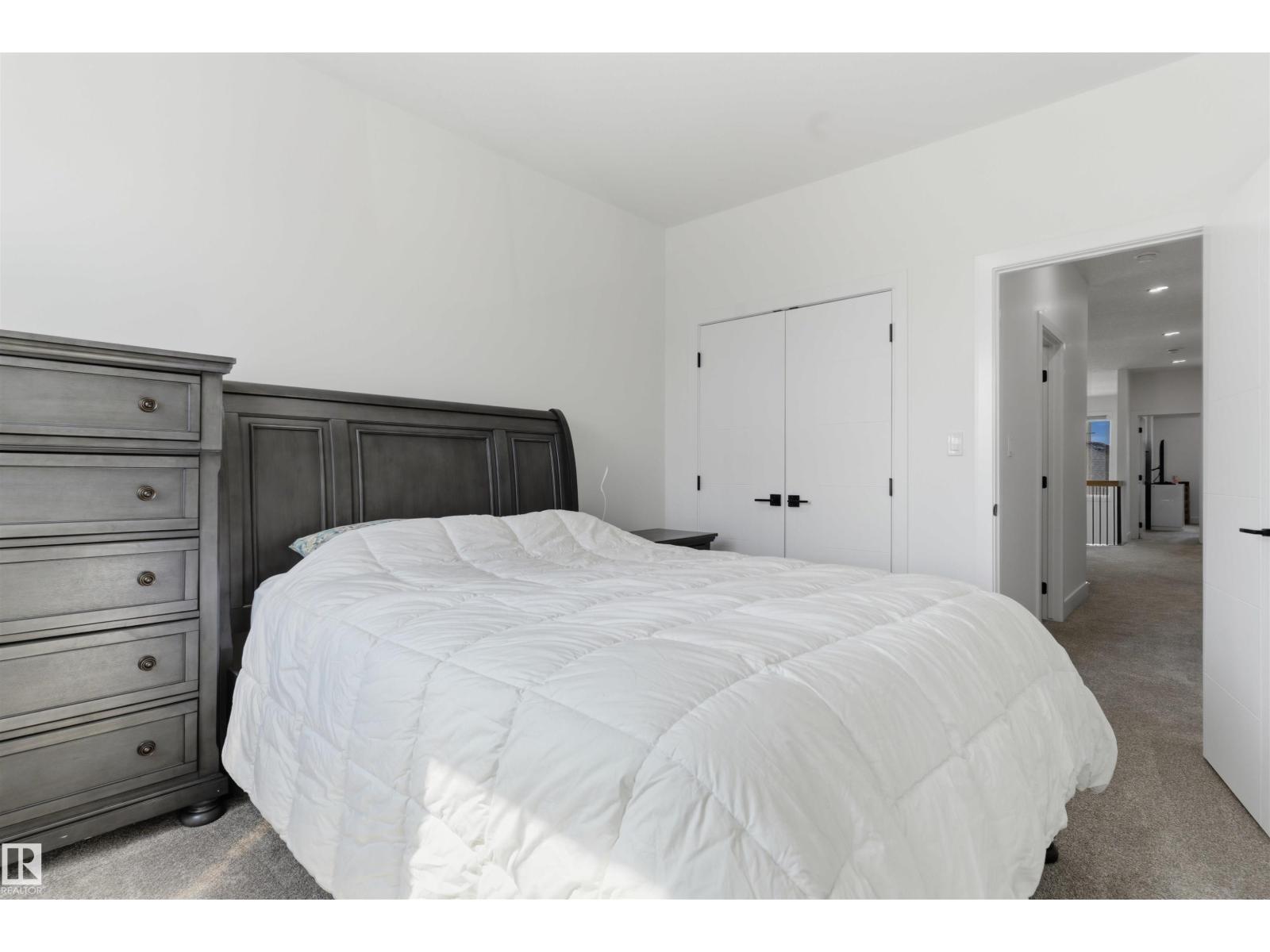 439 Roberts Crescent - 32