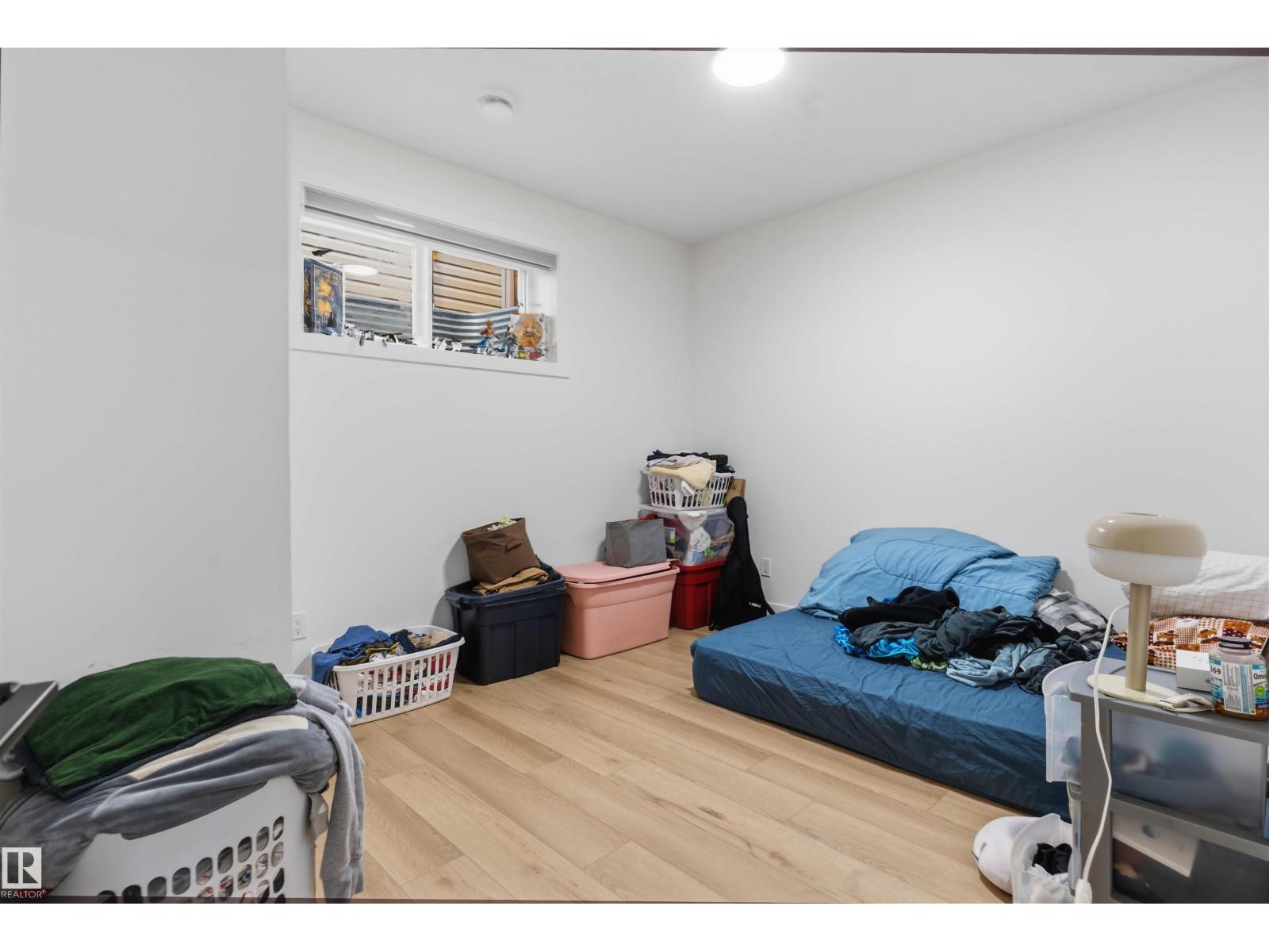 439 Roberts Crescent - 35