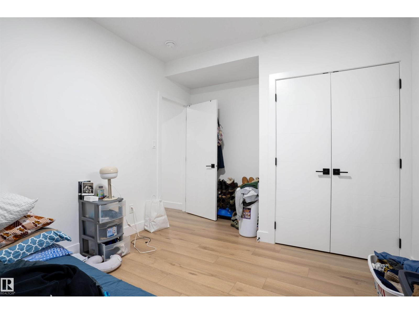 439 Roberts Crescent - 36