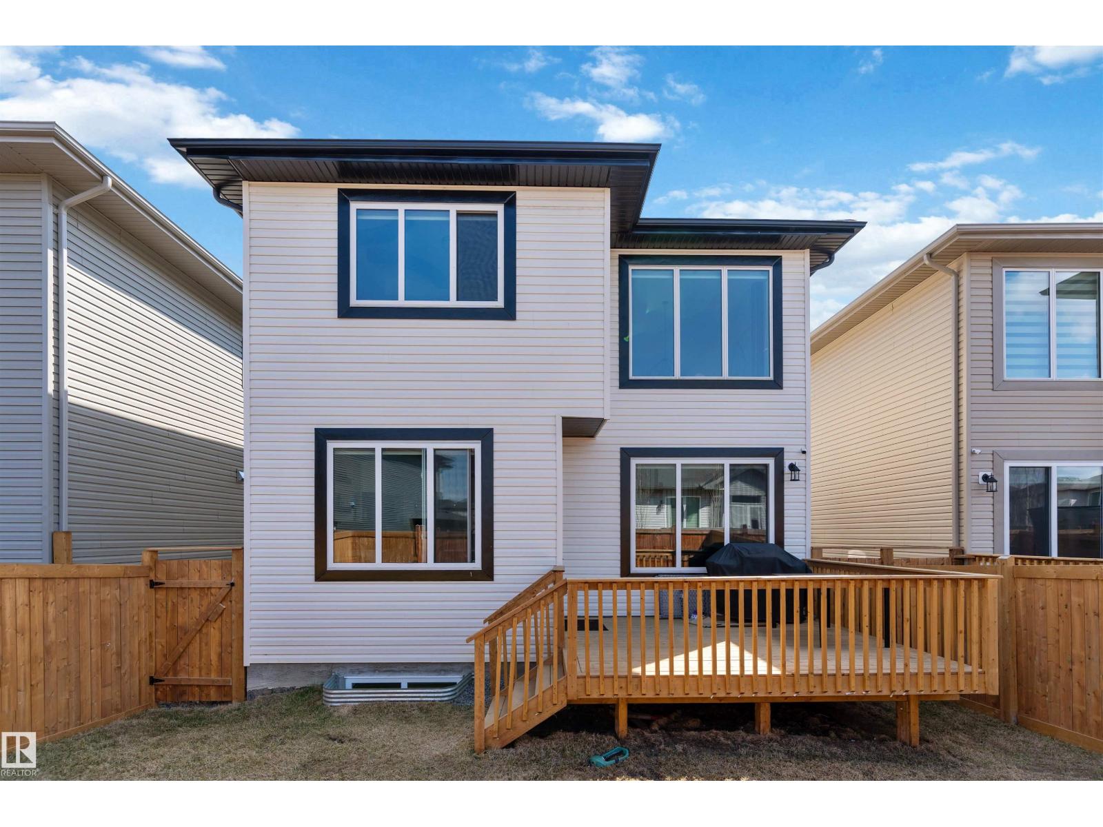 439 Roberts Crescent - 48