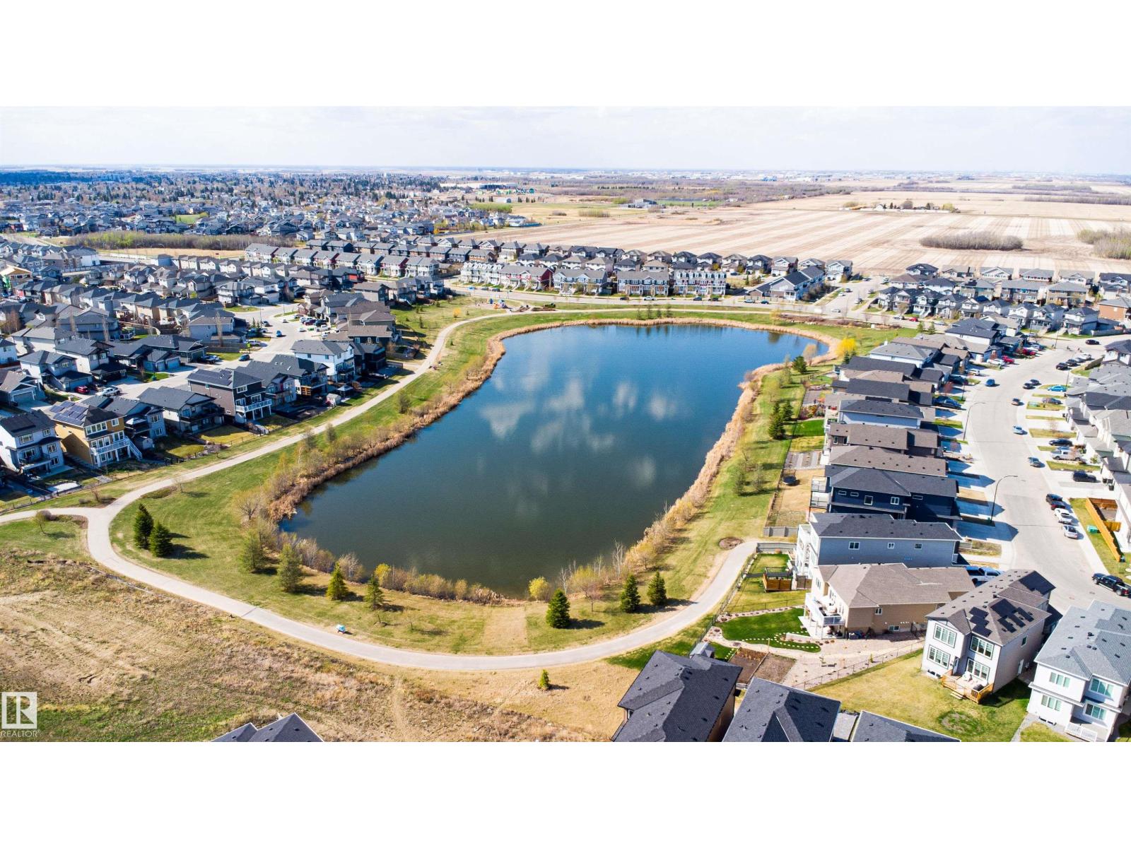 439 Roberts Crescent - 52