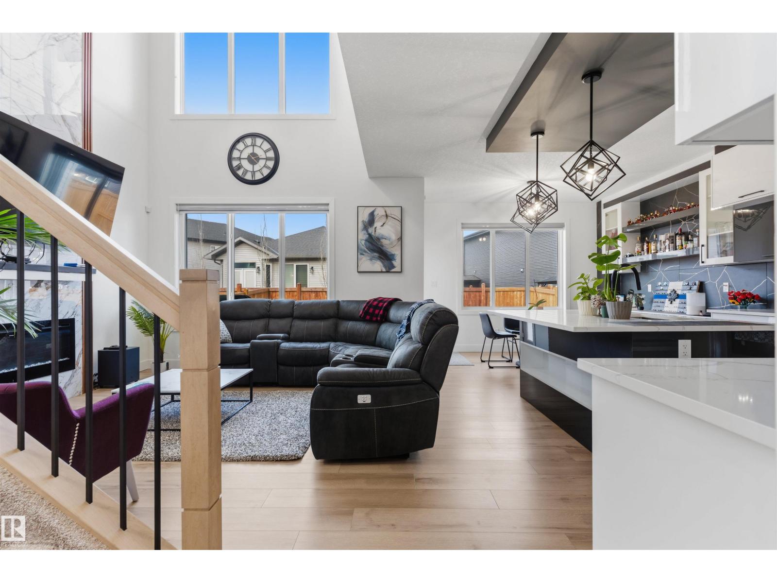 439 Roberts Crescent - 8