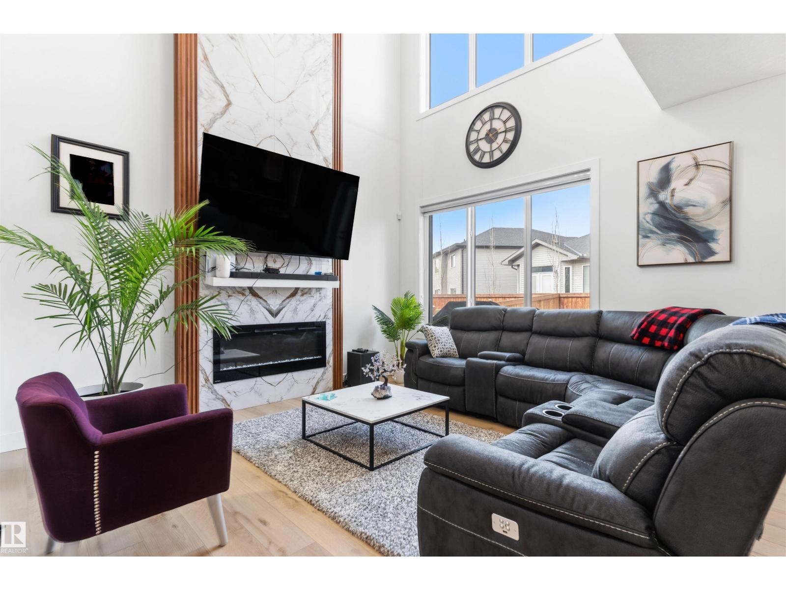 439 Roberts Crescent - 9
