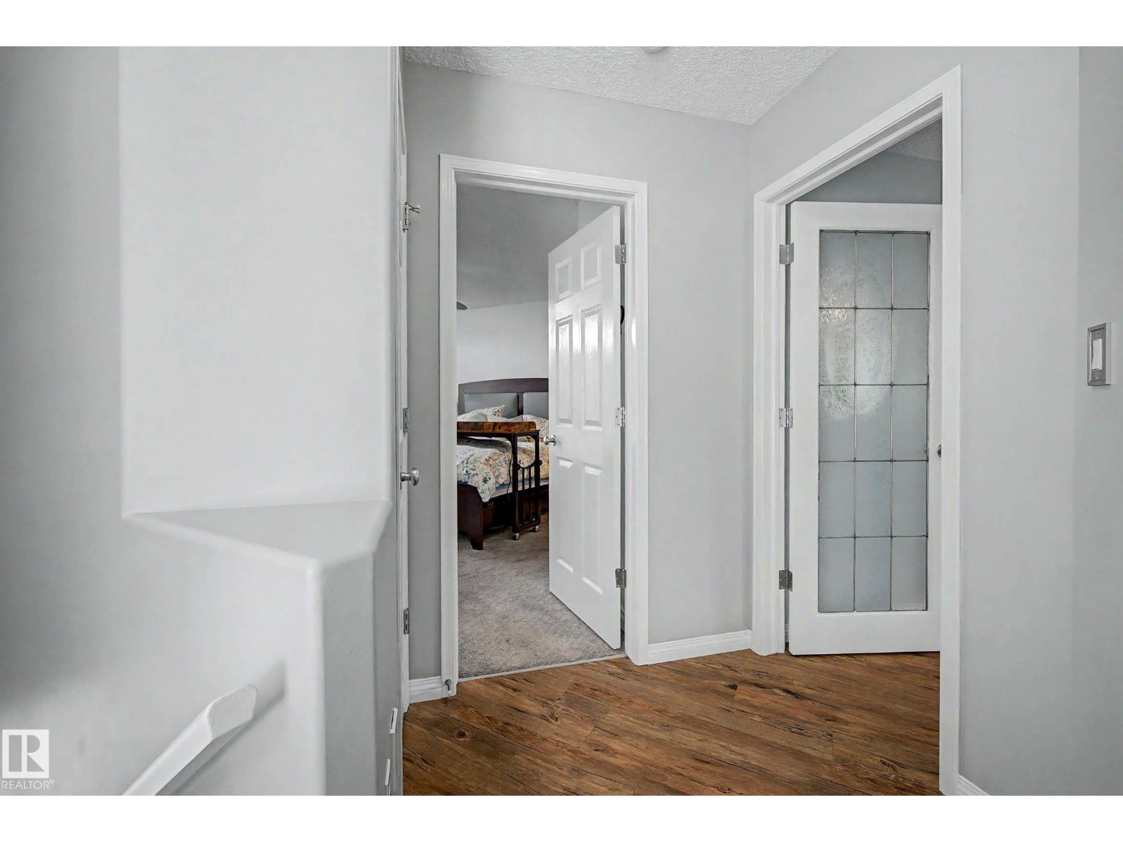 9130 100A AV NW - 22