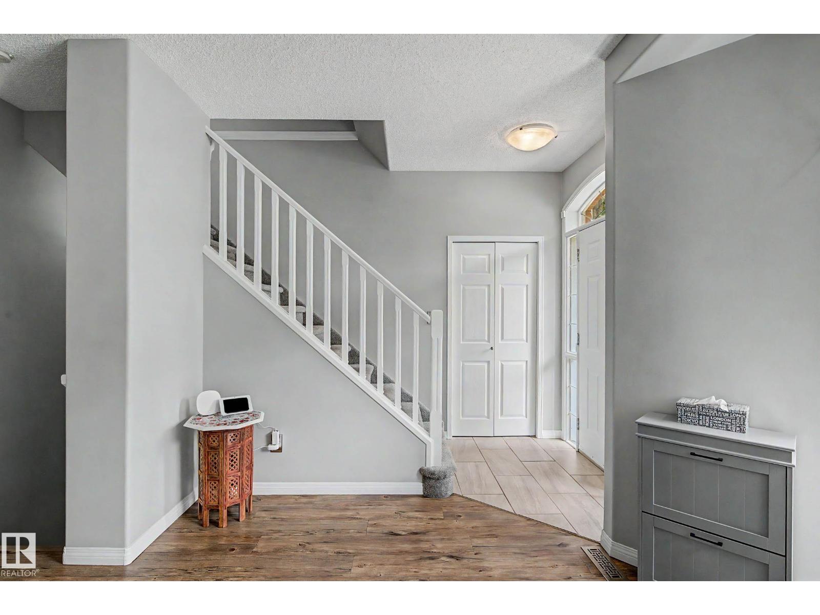 9130 100A AV NW - 3