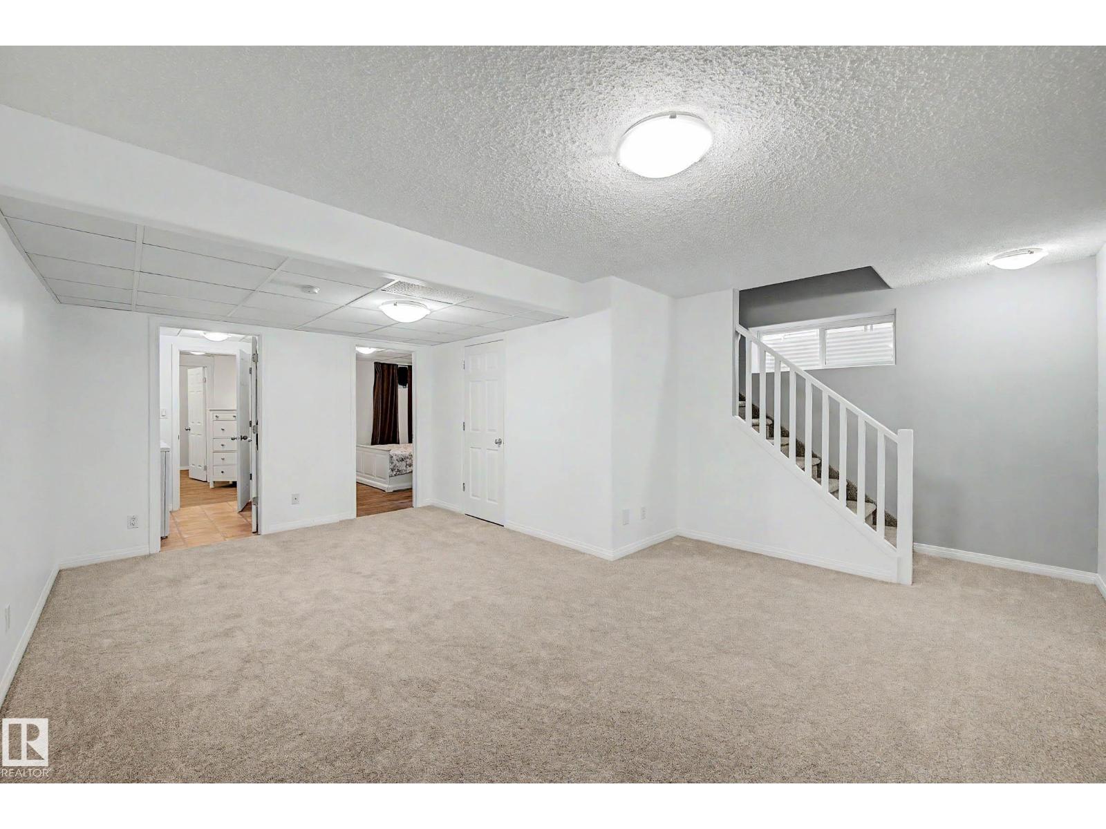 9130 100A AV NW - 32