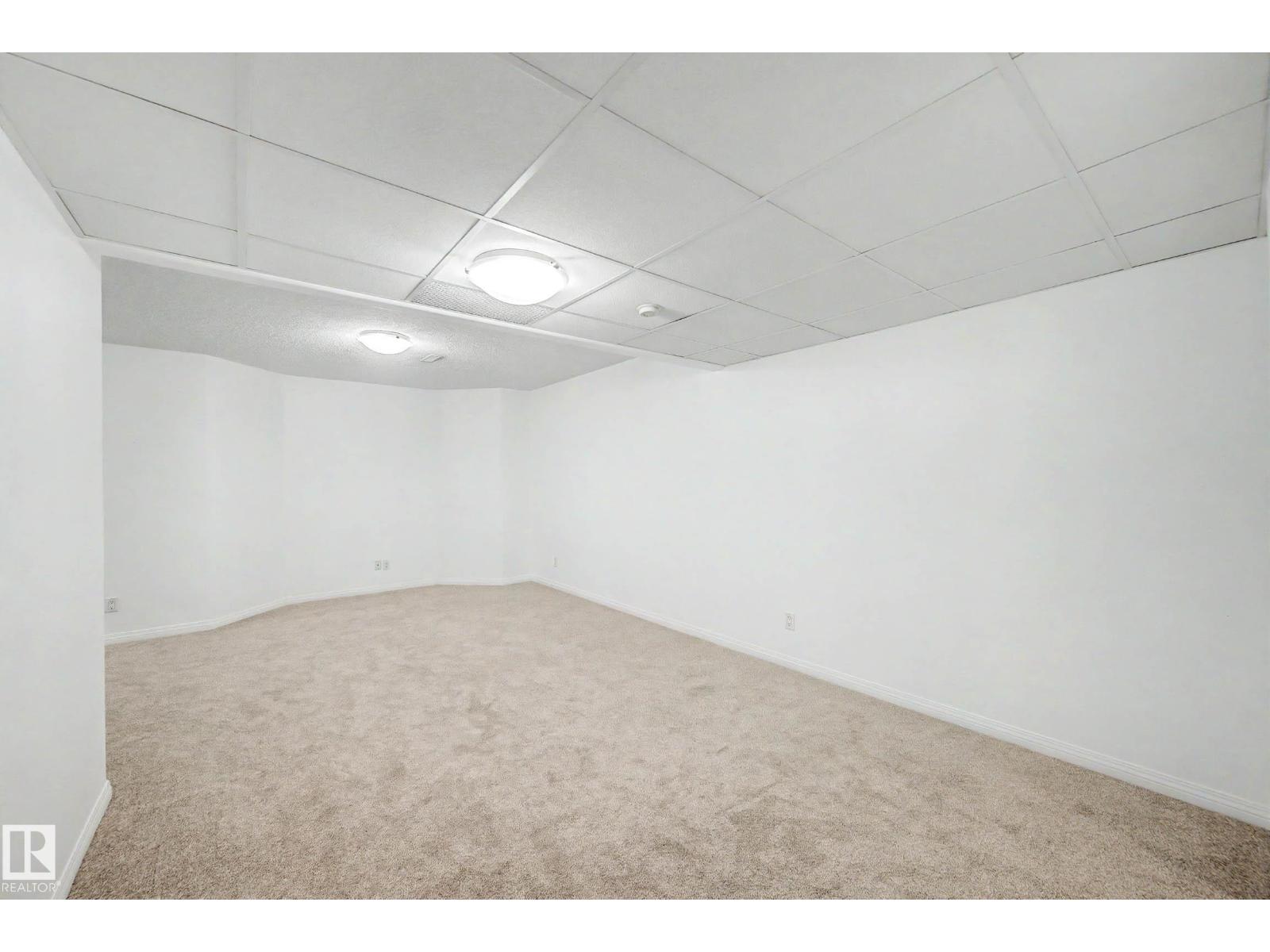 9130 100A AV NW - 34