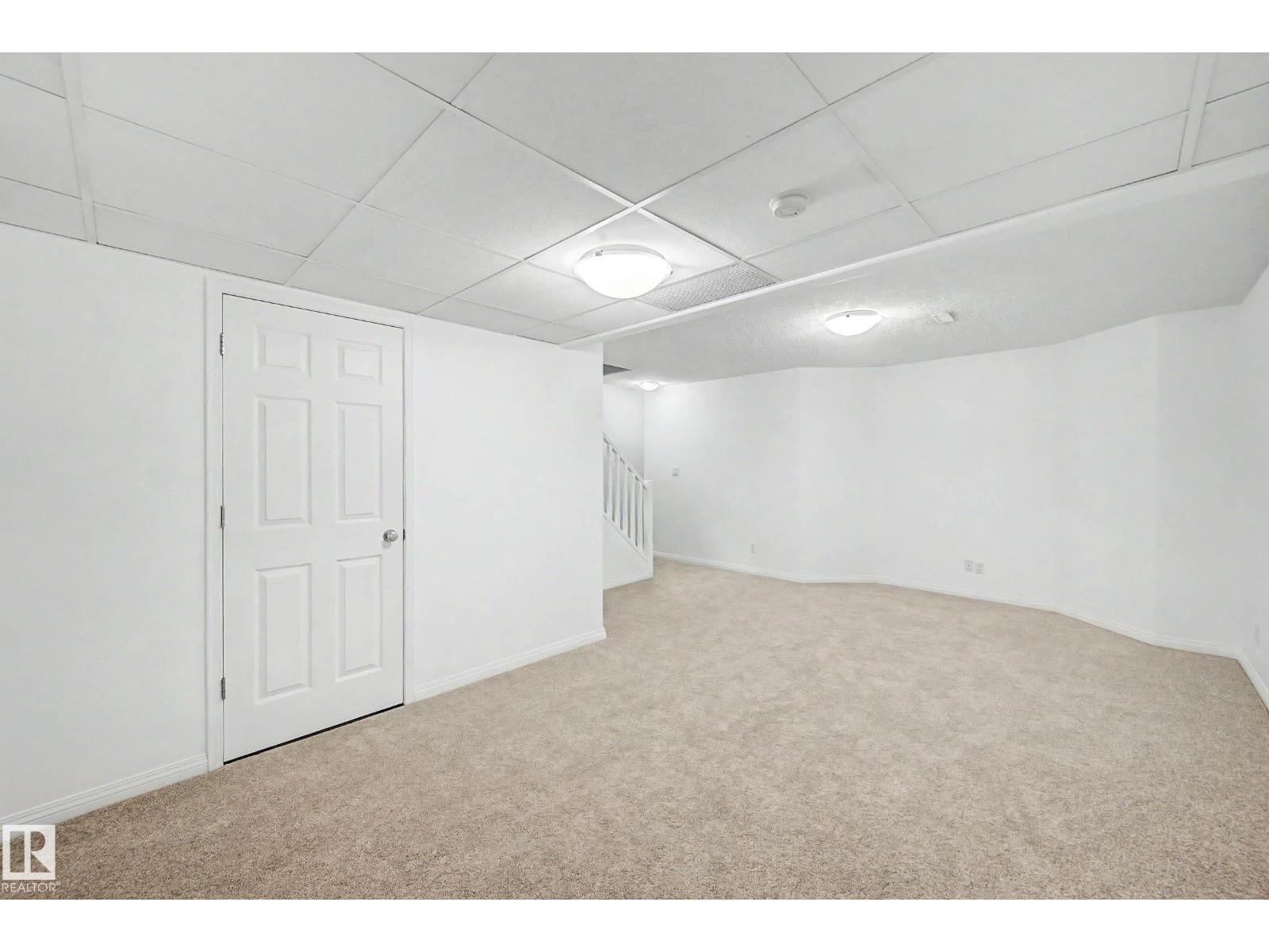 9130 100A AV NW - 36