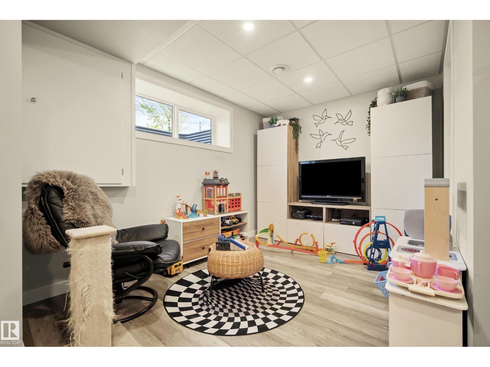4013 BLACKBIRD LI NW - 33