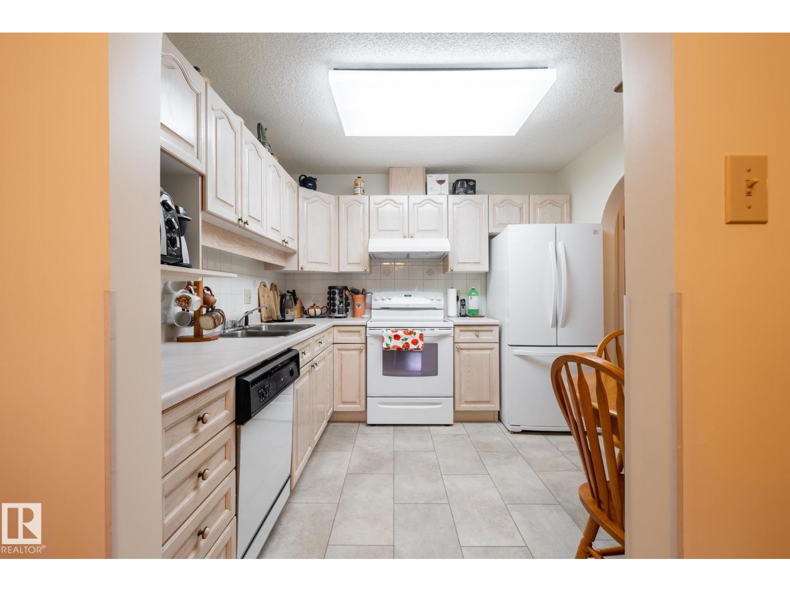 #310 17151 94A AV NW - Image 12