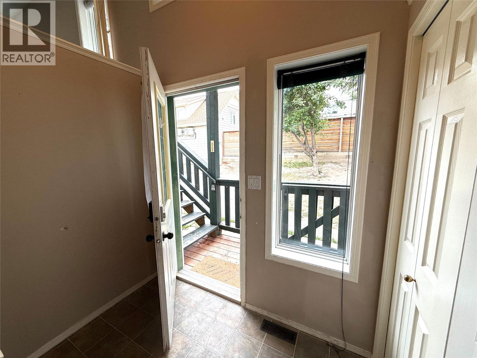 18A Wolf Crescent - 2