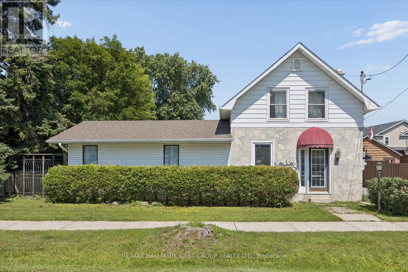 Photo of 211 Casimir Street