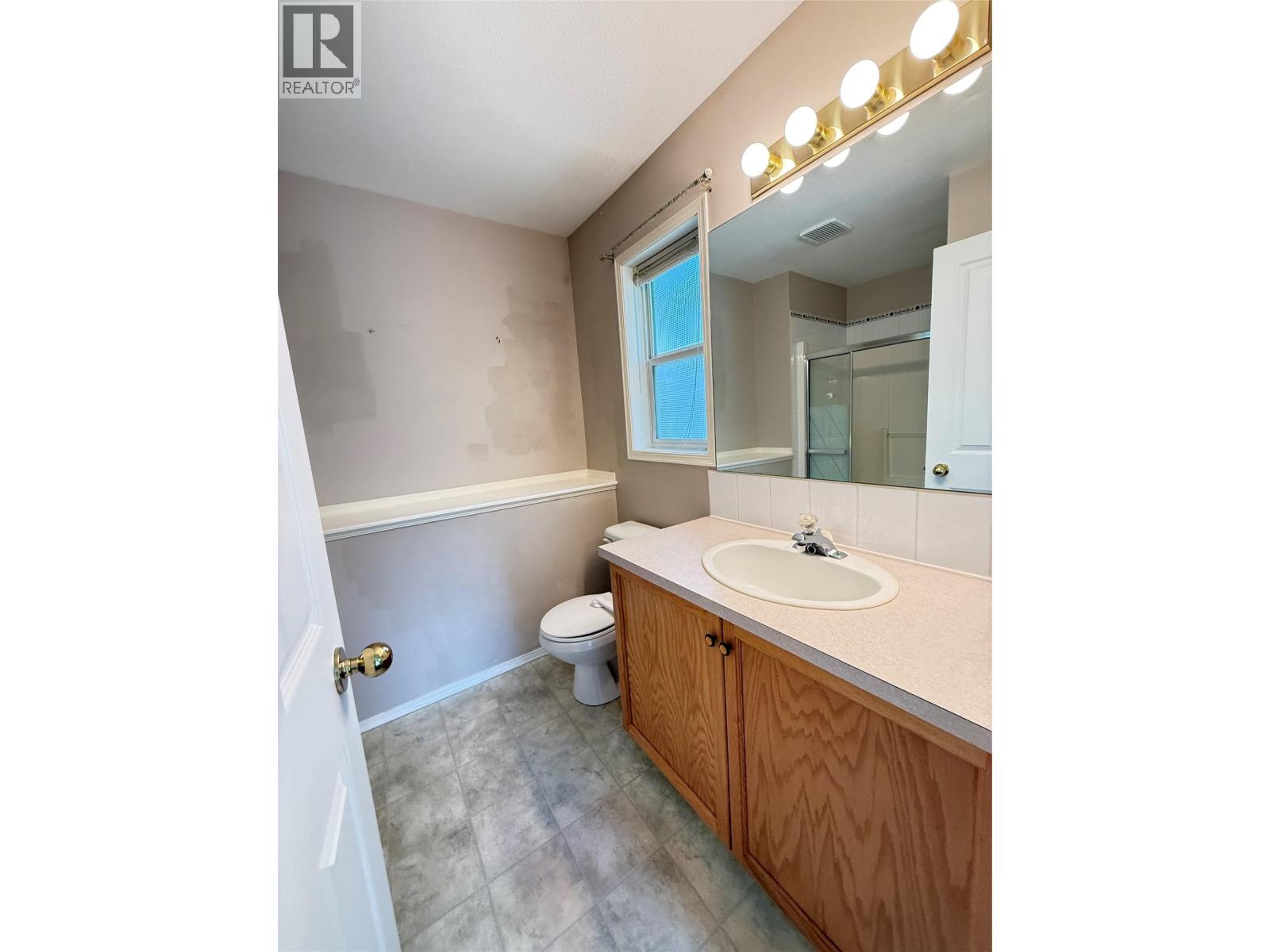 18A Wolf Crescent - 21
