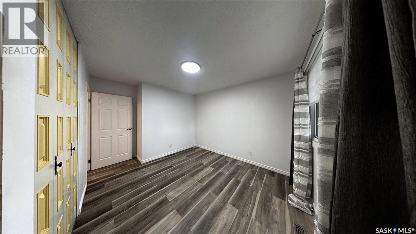 2 McDougall CRESCENT - 10