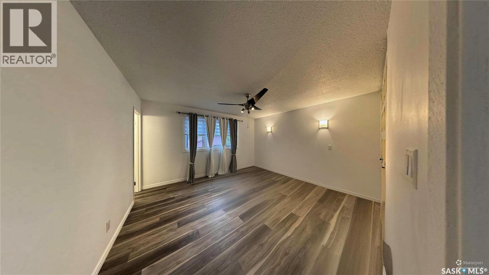 2 McDougall CRESCENT - 11