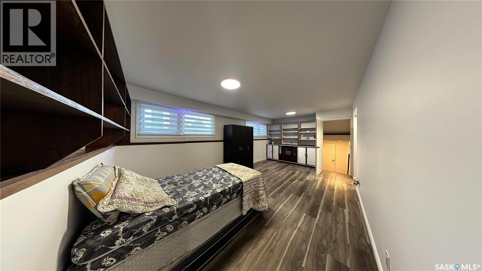 2 McDougall CRESCENT - 13