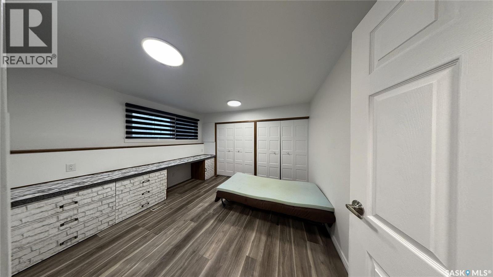 2 McDougall CRESCENT - 14