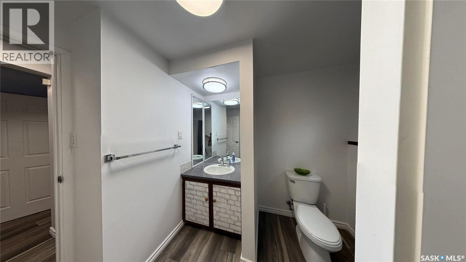 2 McDougall CRESCENT - 16