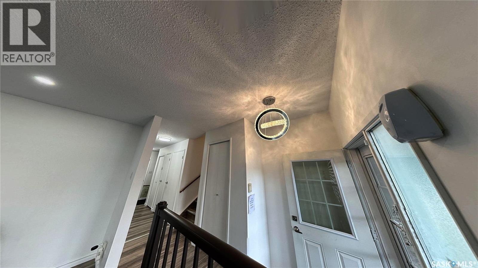 2 McDougall CRESCENT - 3