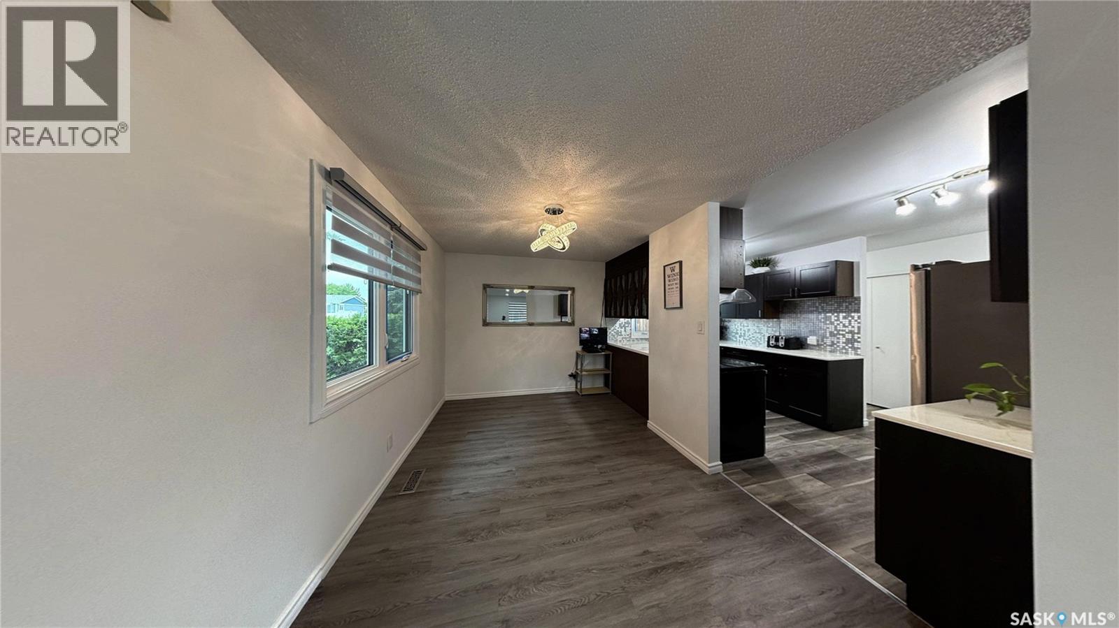2 McDougall CRESCENT - 5