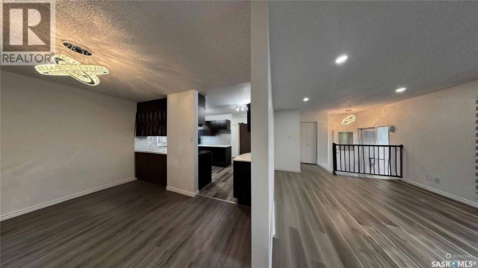 2 McDougall CRESCENT - 6