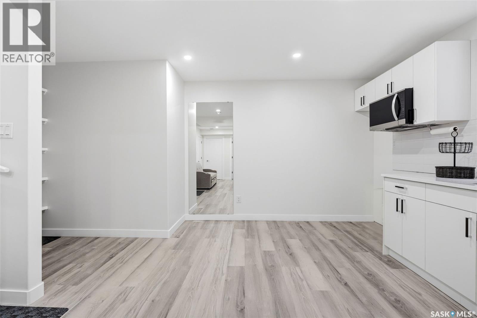5121 Buckingham DRIVE E - 35