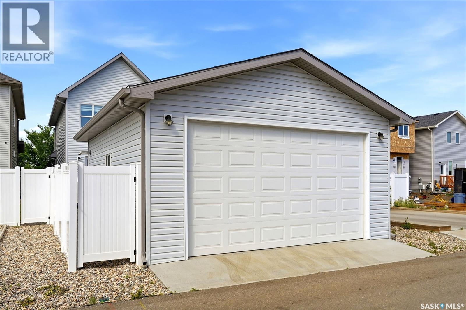 5121 Buckingham DRIVE E - 51