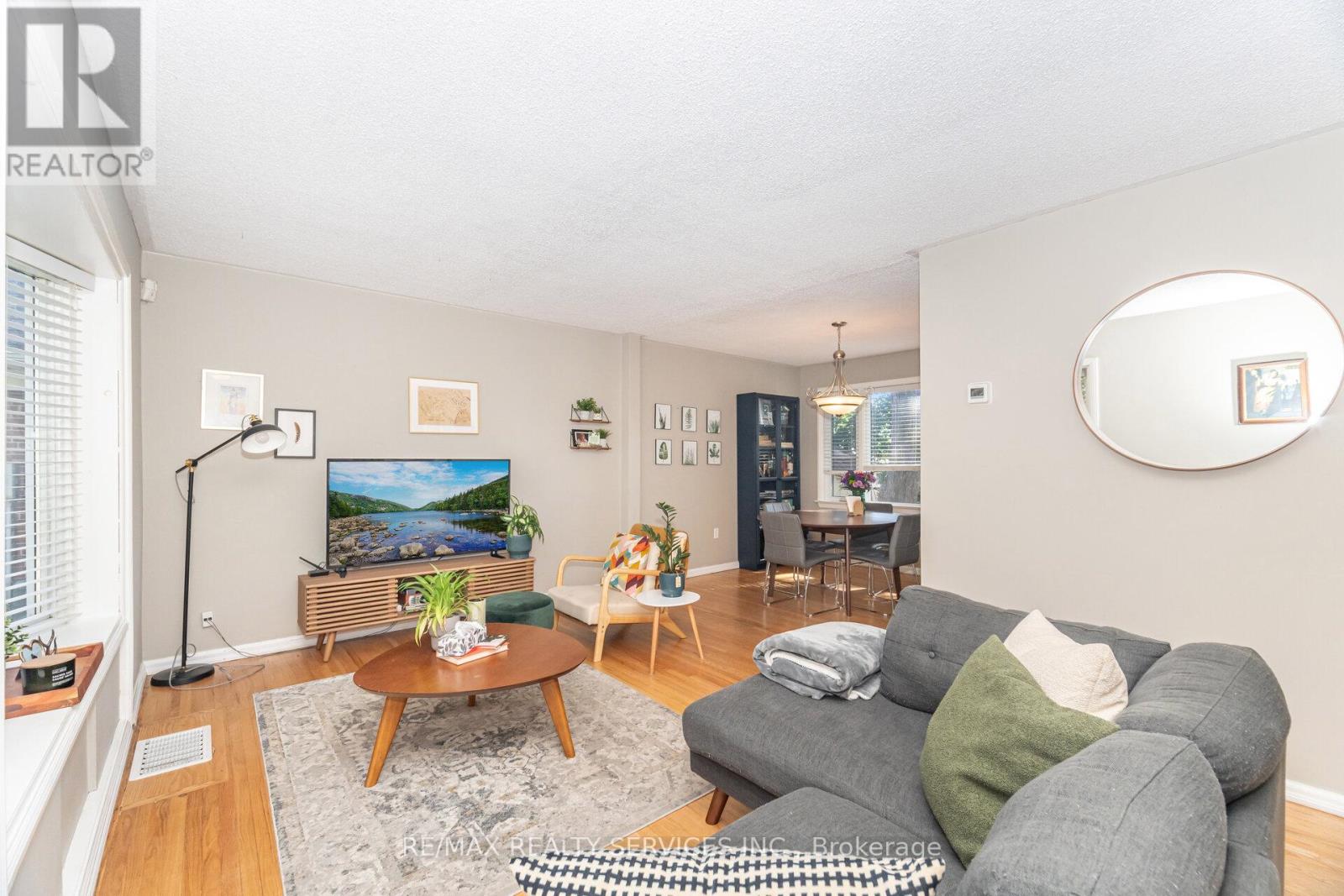85 ELDOMAR AVENUE - 11