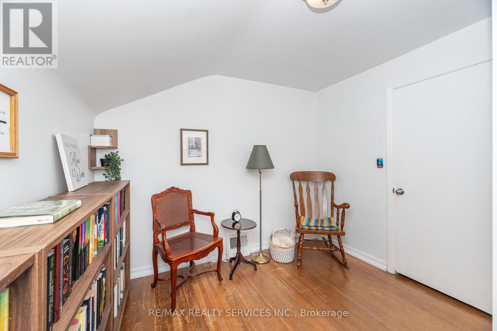 85 ELDOMAR AVENUE - 24