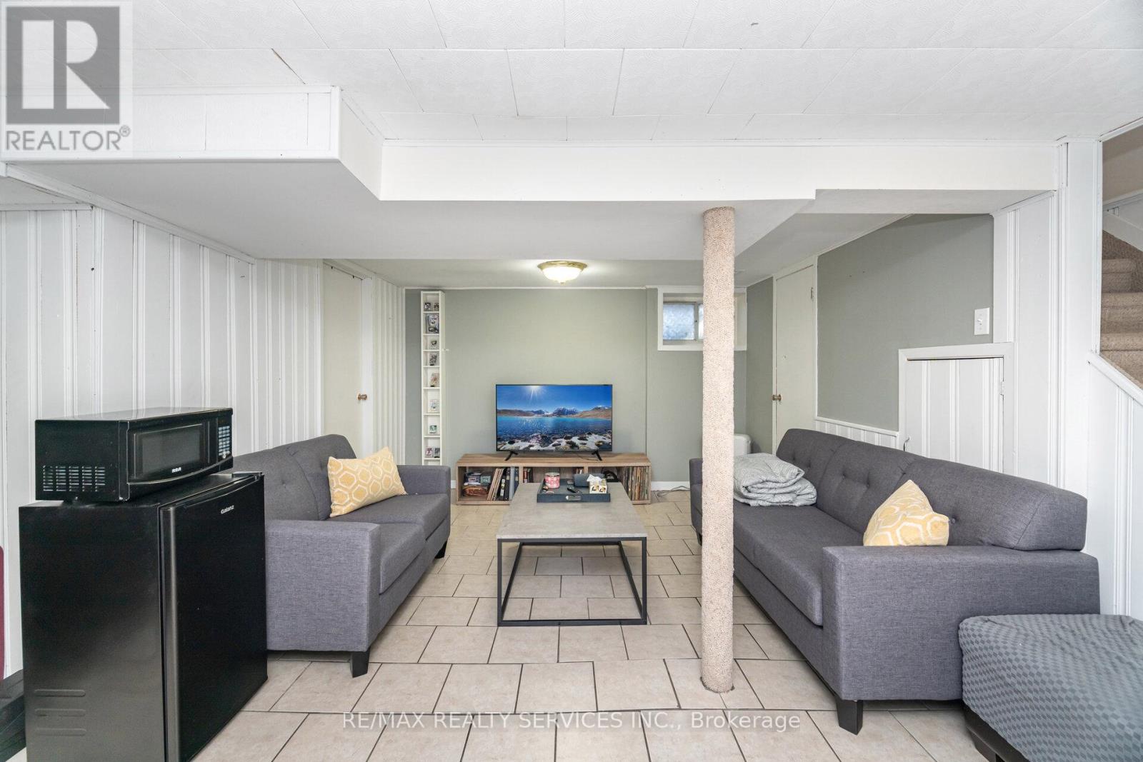 85 ELDOMAR AVENUE - 29