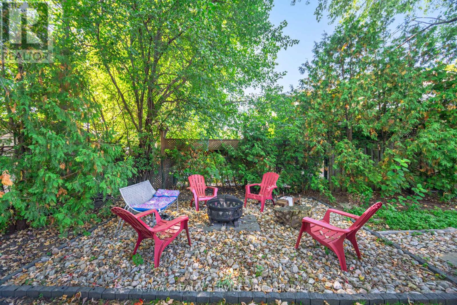 85 ELDOMAR AVENUE - 38