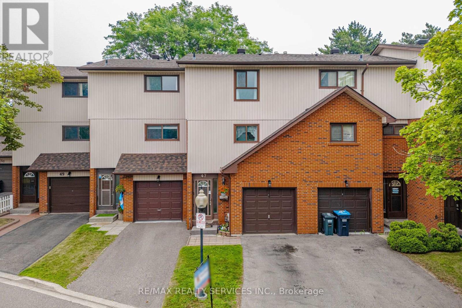 47 DAWSON CRESCENT - 1