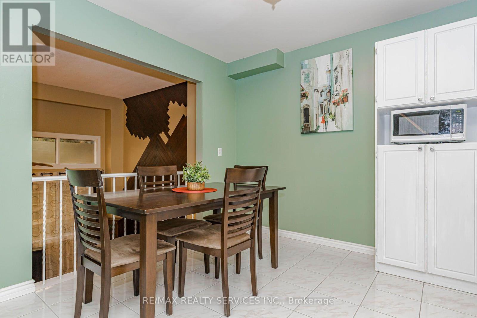 47 DAWSON CRESCENT - 11