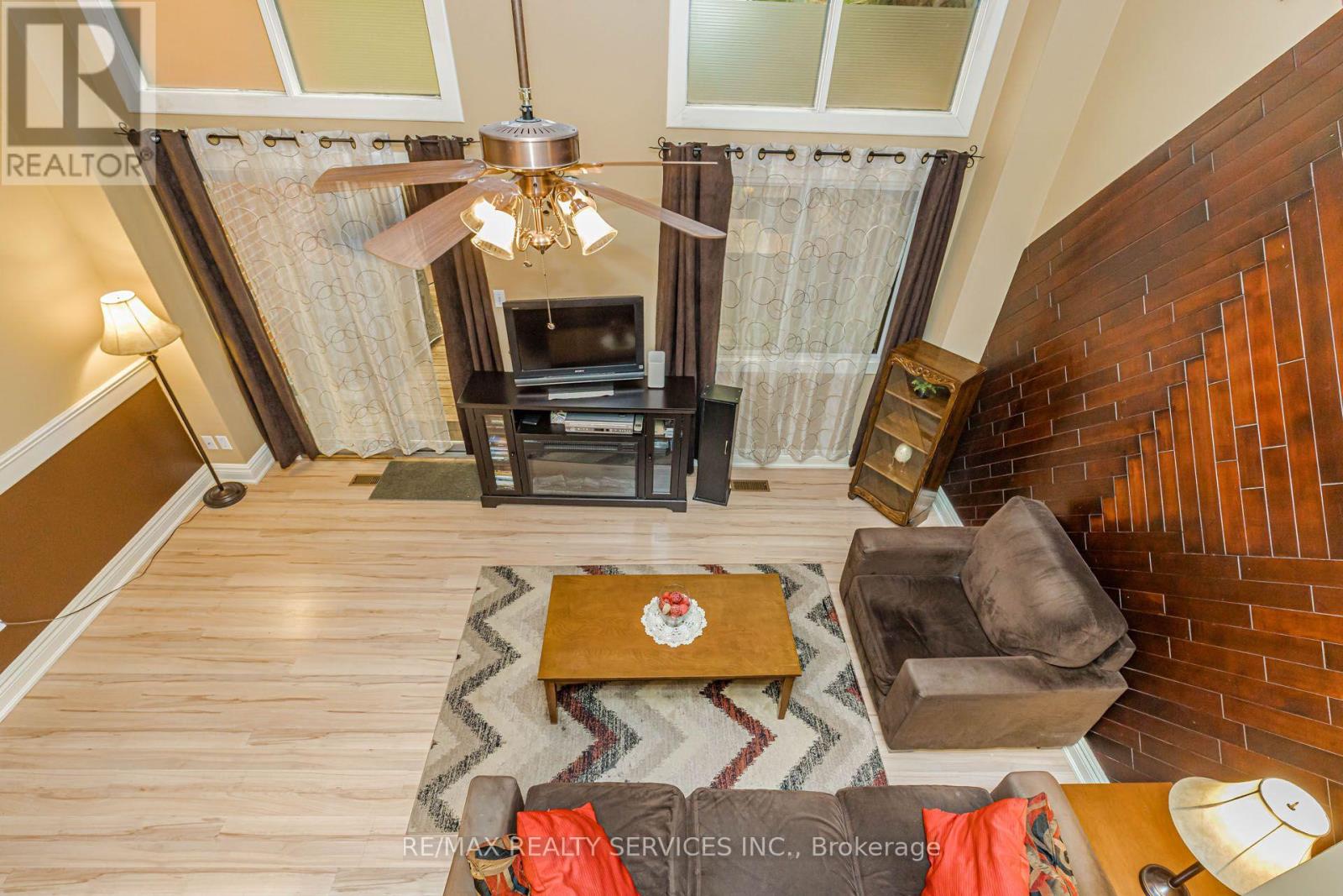 47 DAWSON CRESCENT - 16