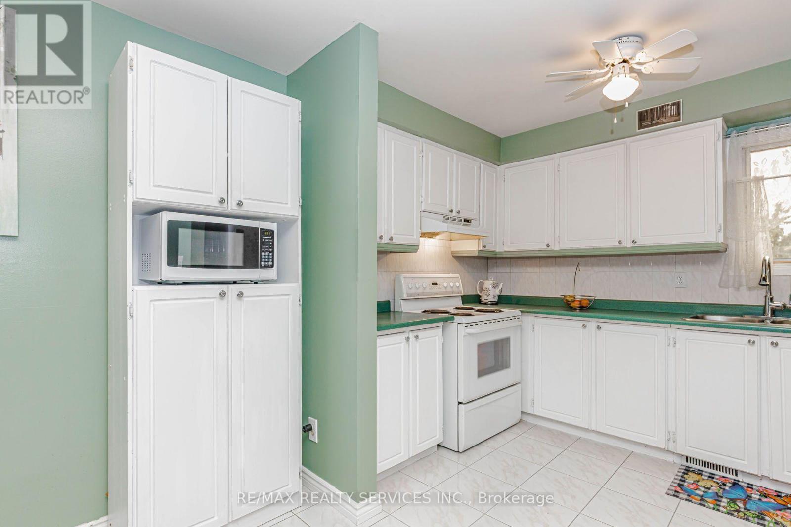 47 DAWSON CRESCENT - 17
