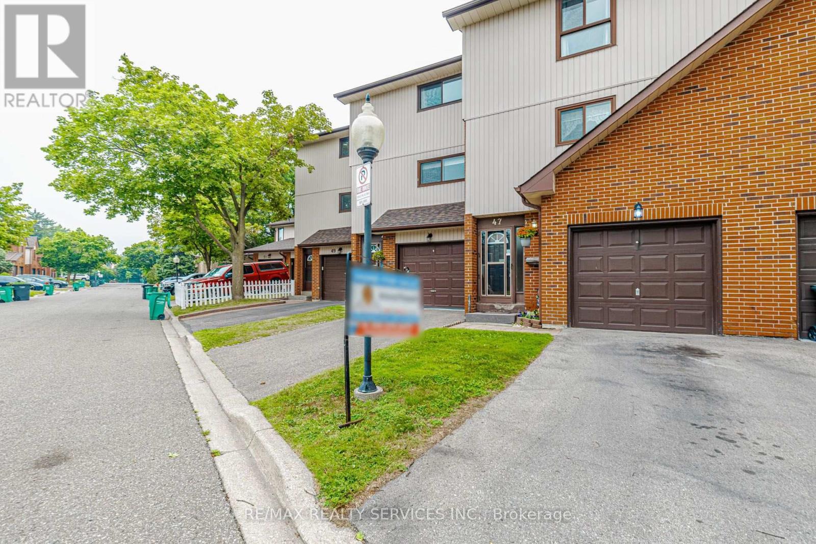 47 DAWSON CRESCENT - 2