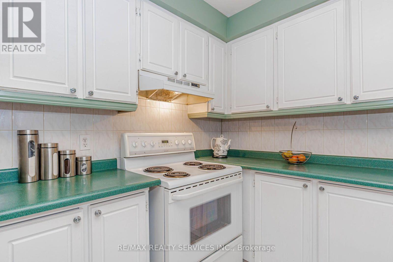 47 DAWSON CRESCENT - 20
