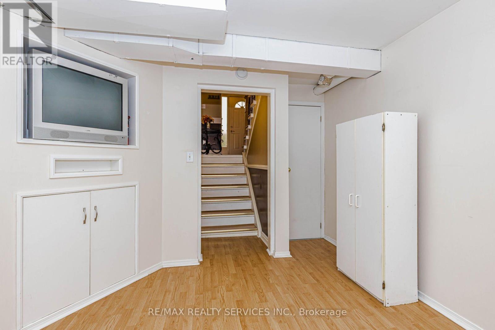 47 DAWSON CRESCENT - 27